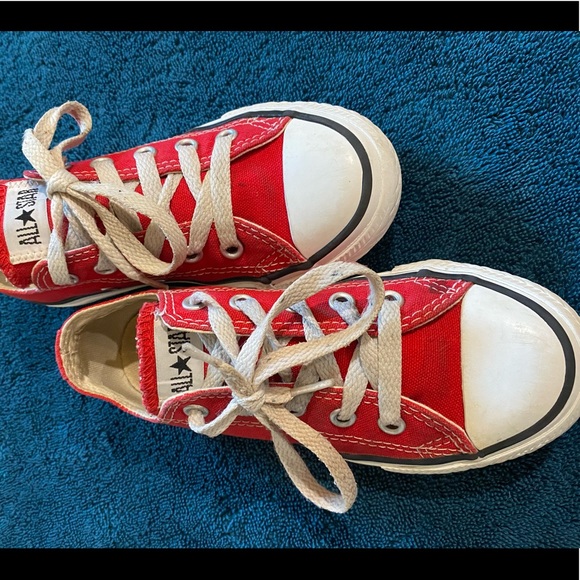 Red Converse All-Star Chuck Taylor Low Top Shoes Youth Size 12 (US) - Picture 3 of 9